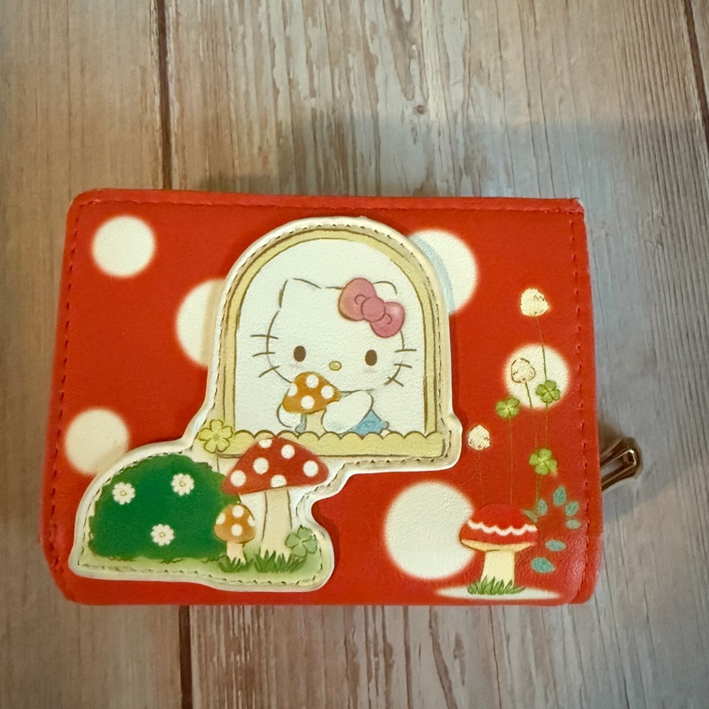 EUC: Sanrio Hello Kitty and Friends Mushroom Window Wallet - BoxLunch Exclusive